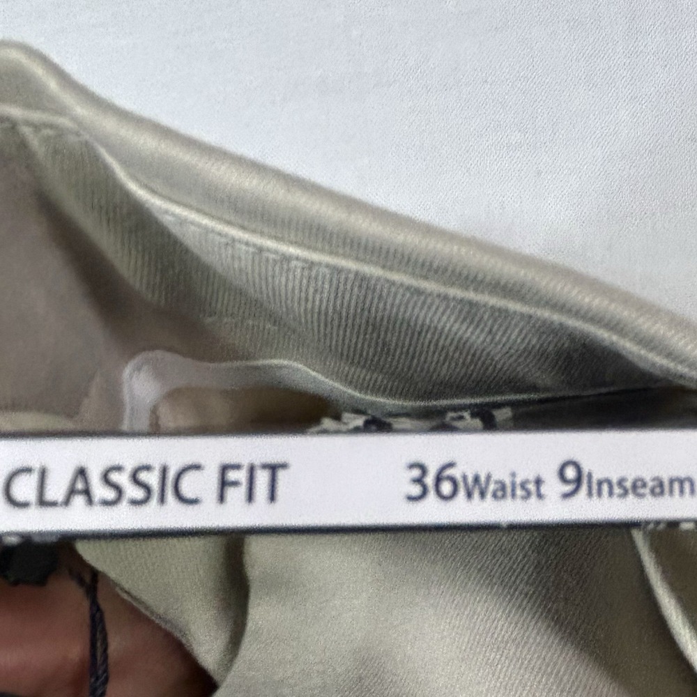 Roundtree & Yorke TravelSmart Shorts Mens 36 Khaki Pleated Stretch Waist NWT - Picture 7 of 7